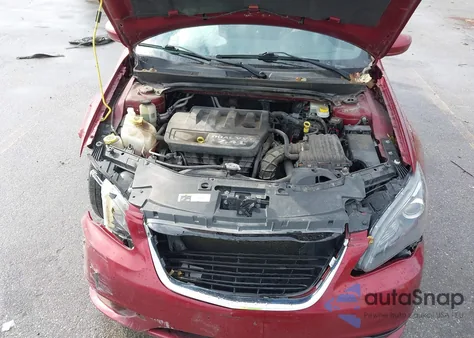 2014 Chrysler 200 Touring z USA, uszkodzony, nr VIN 1C3CCBBB3EN132392